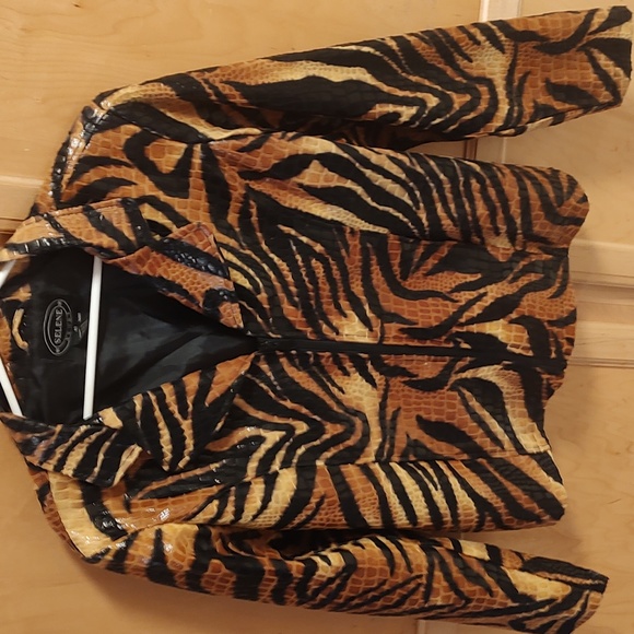 Leopard Jacket - Picture 5 of 10